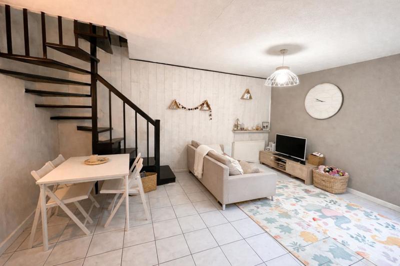 Maison - 90 m² - 4 pièces