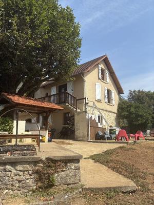 Maison - 140 m² - 6 pièces