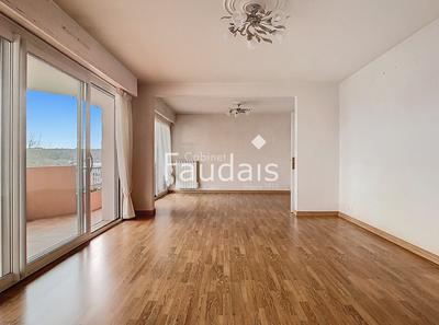 Appartement - 84 m² - 3 pièces