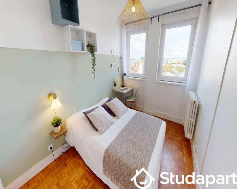 Chambre - 90 m² - 1 pièce