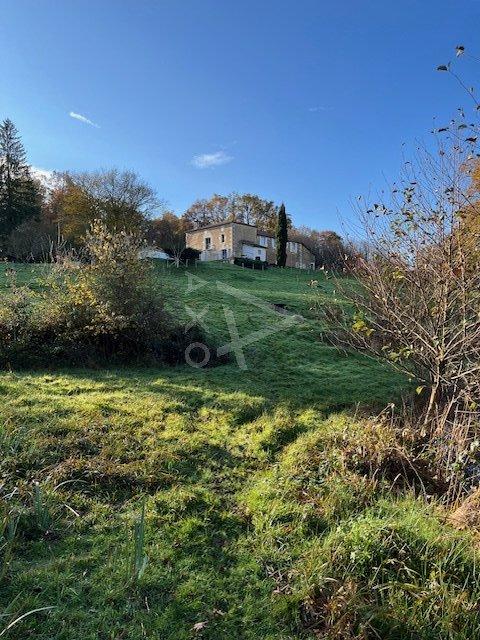 Maison - 275 m² - 6 pièces