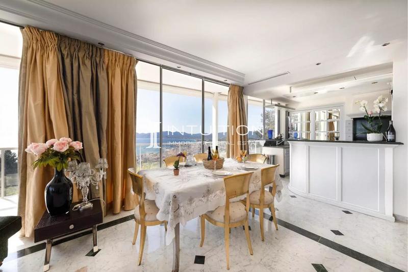 Villa - 320 m² - 6 pièces