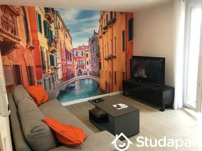 Chambre - 12 m² - 1 pièce