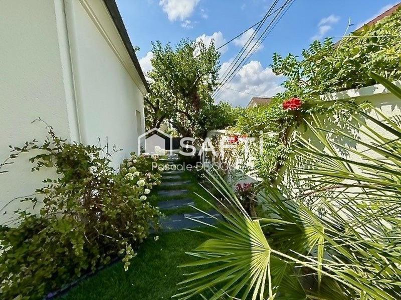 Maison - 337 m² - 8 pièces