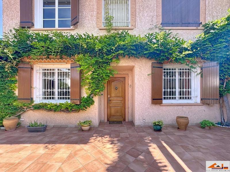 Immeuble - 206 m² - 8 pièces