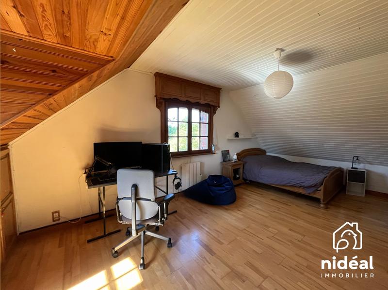 Maison - 230 m² - 7 pièces