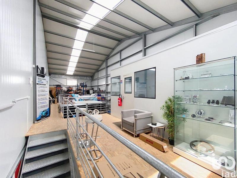 Local commercial - 204 m²