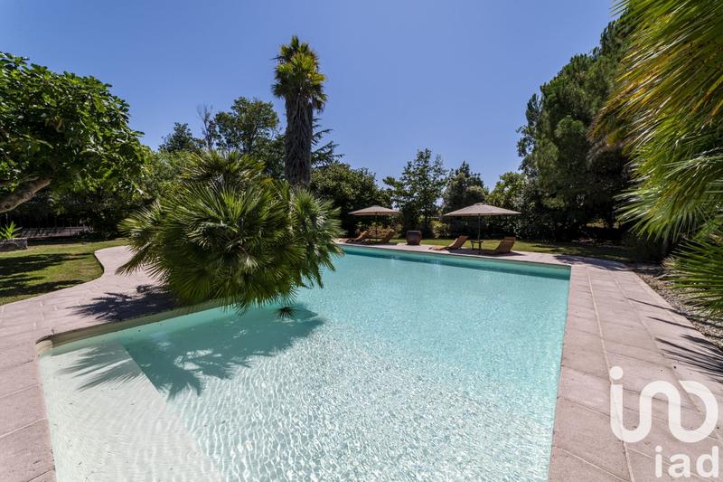 Maison - 460 m² - 10 pièces