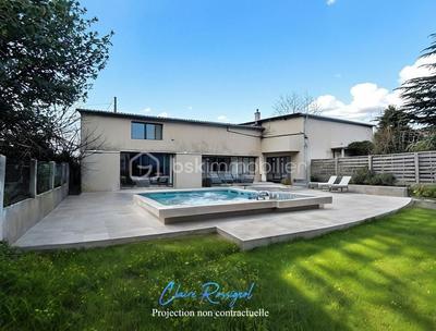 Maison - 500 m² - 6 pièces