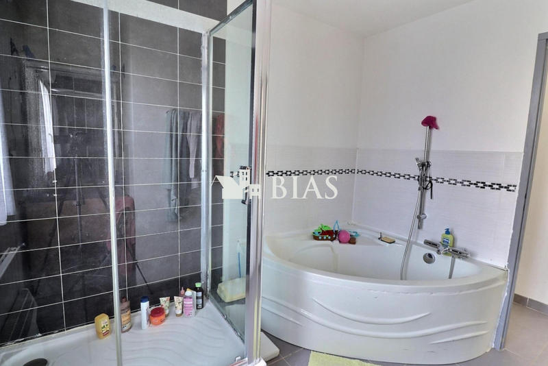 Maison - 137 m² - 5 pièces