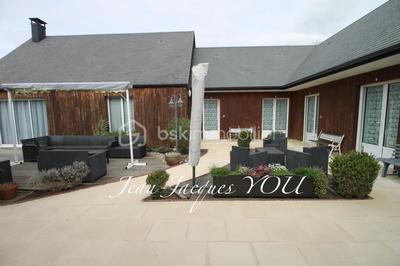 Maison traditionnelle - 310 m² - 13 pièces