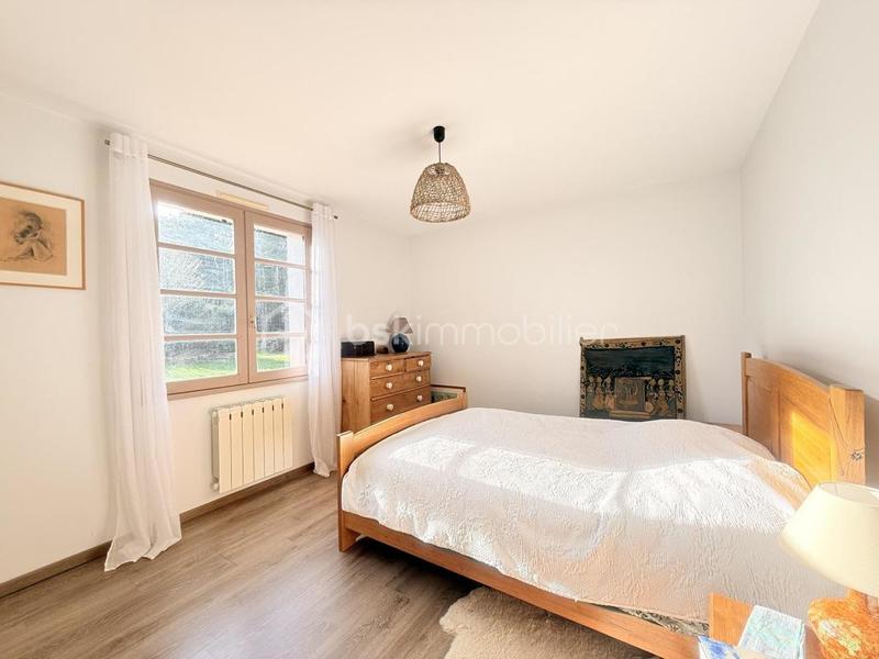 Propriété - 136 m² - 6 pièces