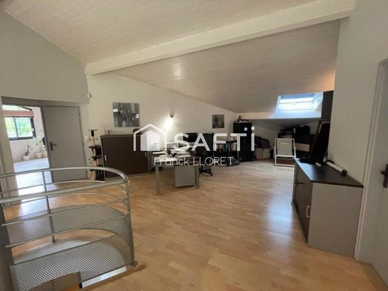 Maison - 300 m² - 11 pièces