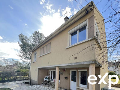 Maison - 140 m² - 8 pièces