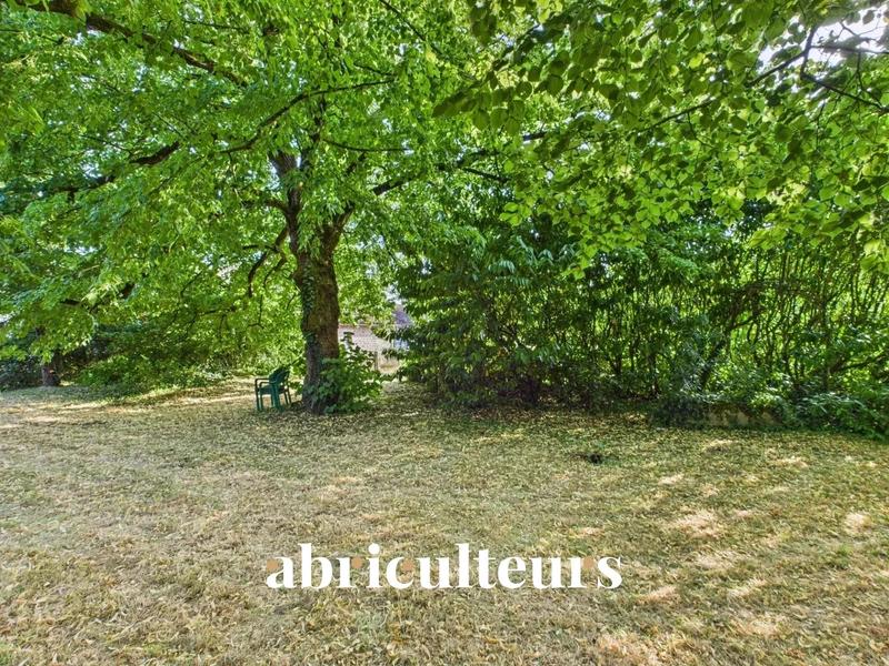 Maison - 258 m² - 12 pièces