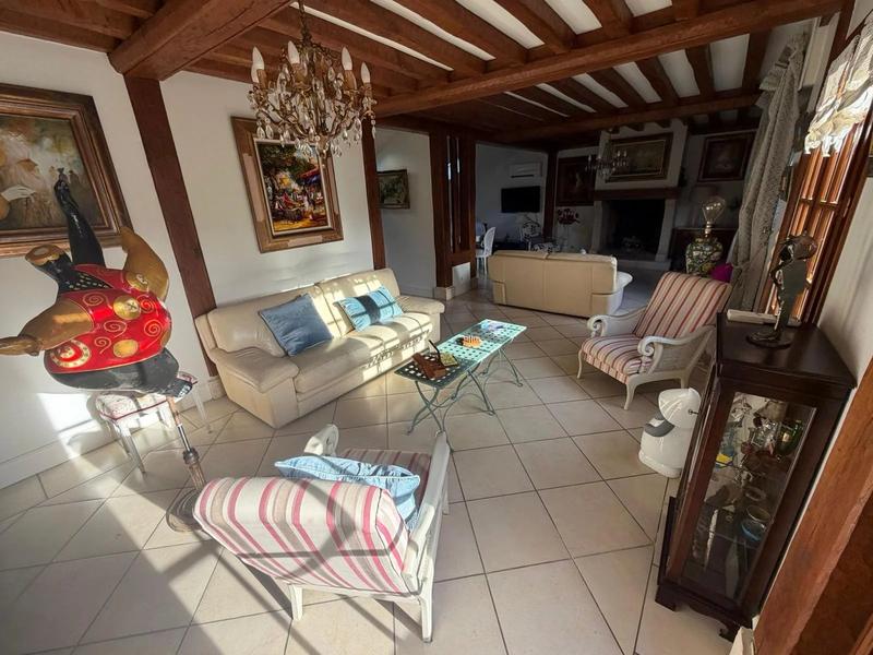 Maison - 200 m² - 6 pièces