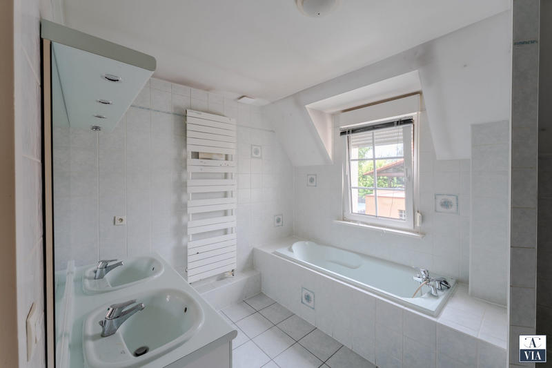 Maison - 193 m² - 6 pièces