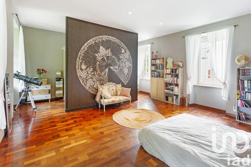 Maison - 223 m² - 6 pièces