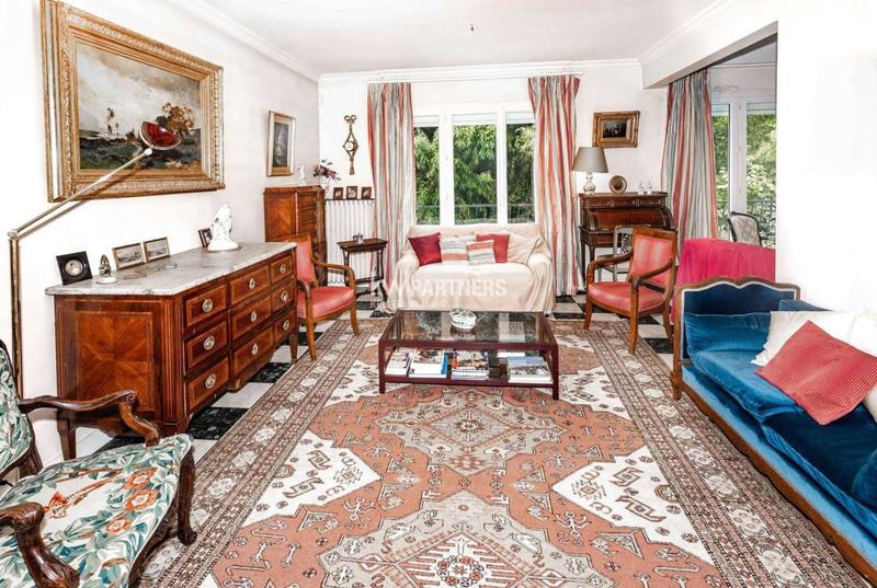 Maison - 142 m² - 9 pièces