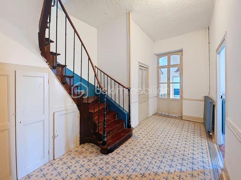 Maison - 185 m² - 7 pièces