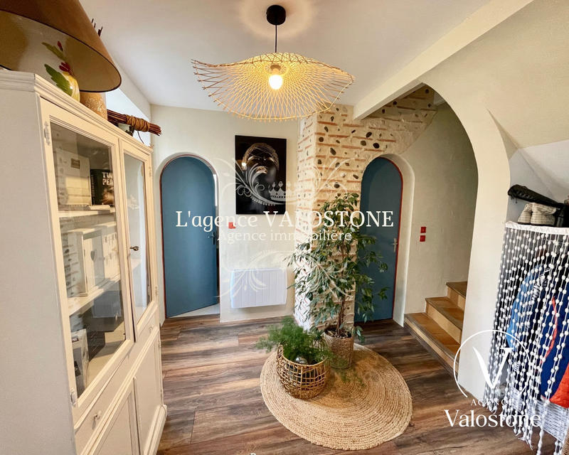 Maison traditionnelle - 255 m² - 4 pièces