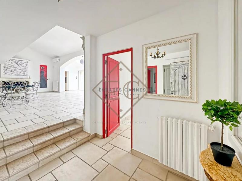 Villa - 250 m² - 7 pièces