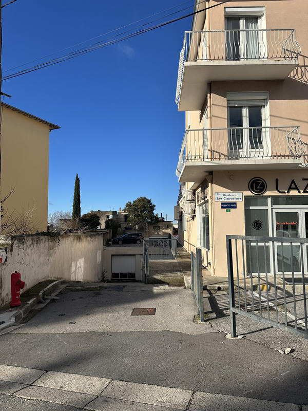 Parking / Garage - 10 m²