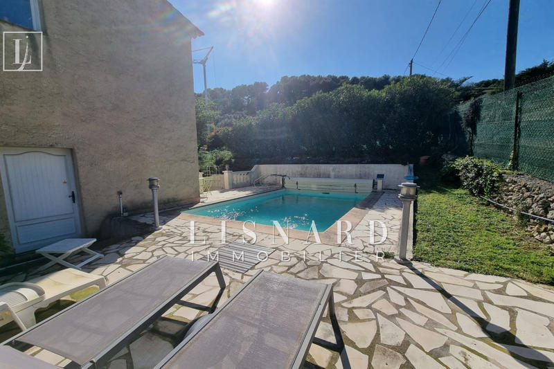 Maison - 105 m² - 4 pièces