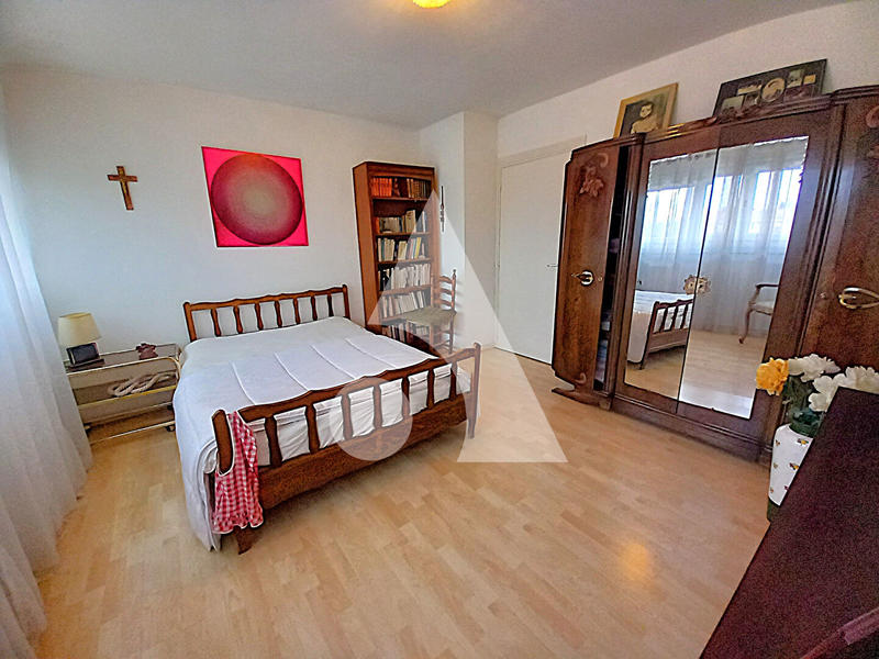 Maison - 258 m² - 11 pièces