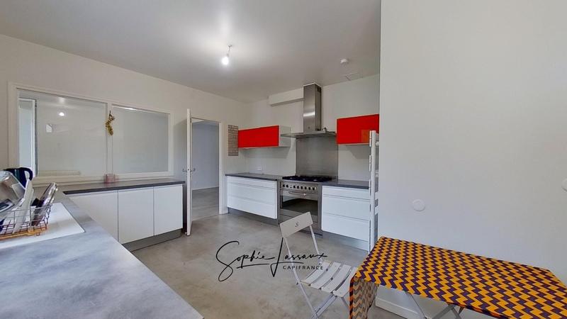 Maison - 210 m² - 7 pièces