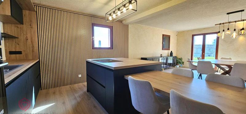 Maison de campagne - 210 m² - 8 pièces