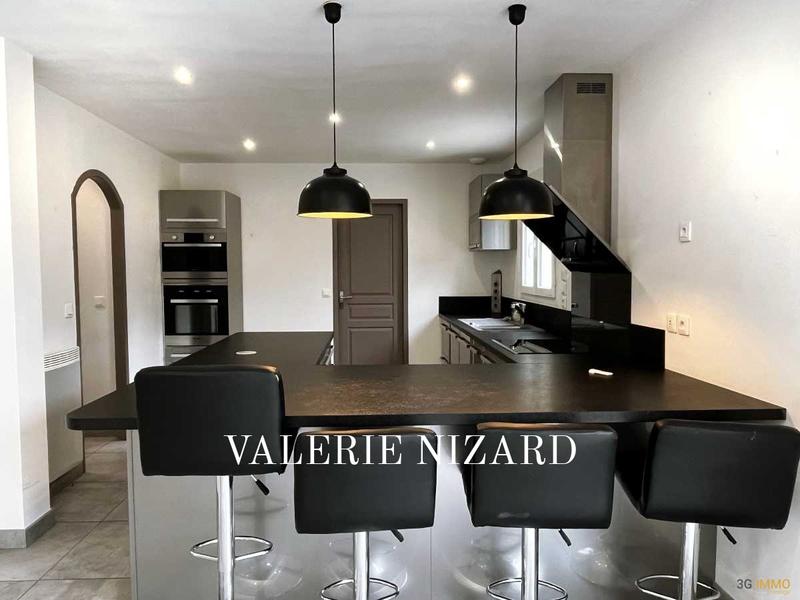 Maison traditionnelle - 171 m² - 7 pièces