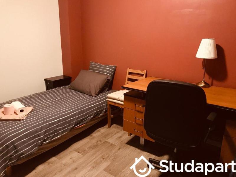 Chambre - 14 m² - 1 pièce