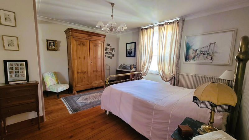 Maison - 206 m² - 8 pièces