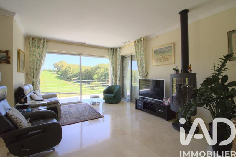 Maison - 210 m² - 7 pièces