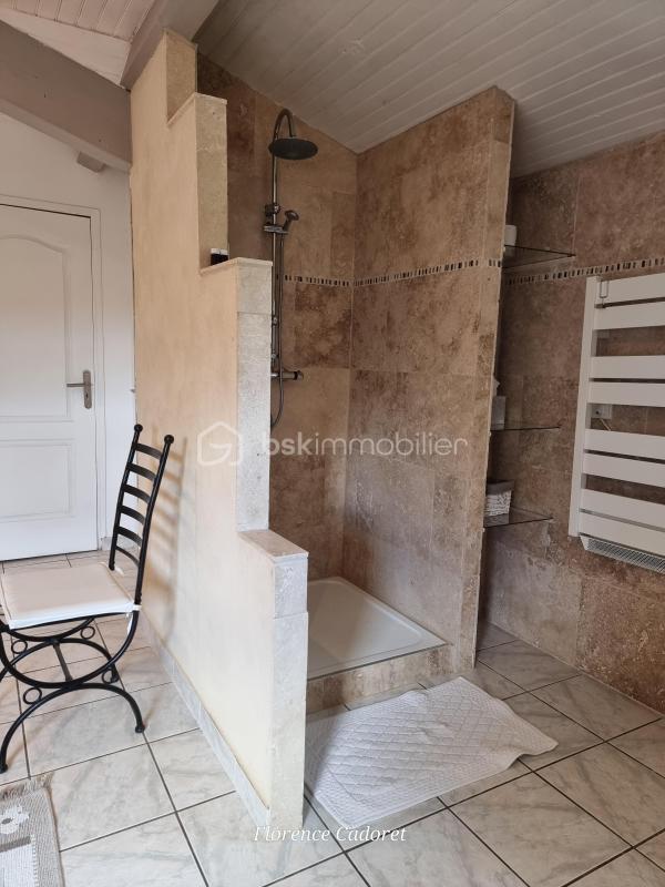 Villa - 239 m² - 8 pièces