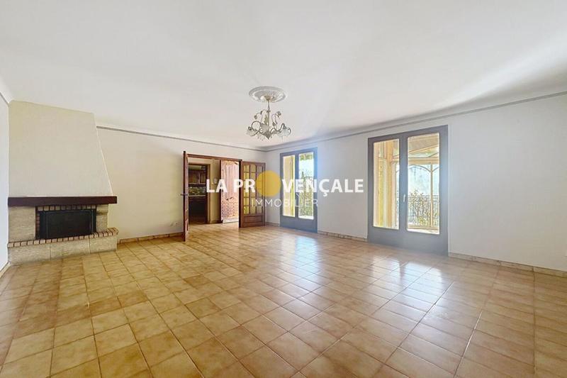 Maison - 99 m² - 4 pièces
