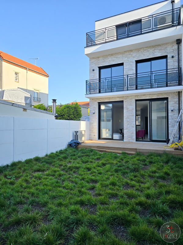 Maison contemporaine - 210 m² - 6 pièces