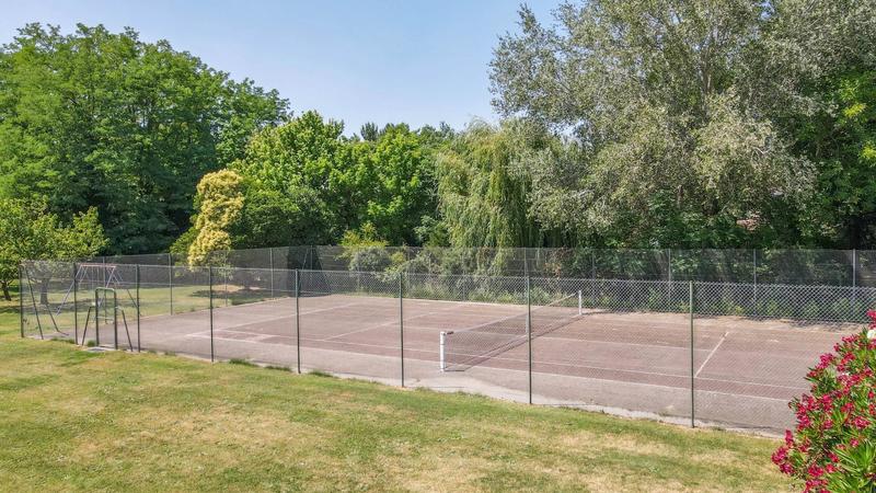 Maison - 350 m² - 8 pièces