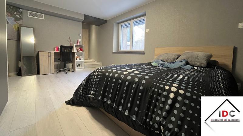 Appartement - 163 m² - 6 pièces