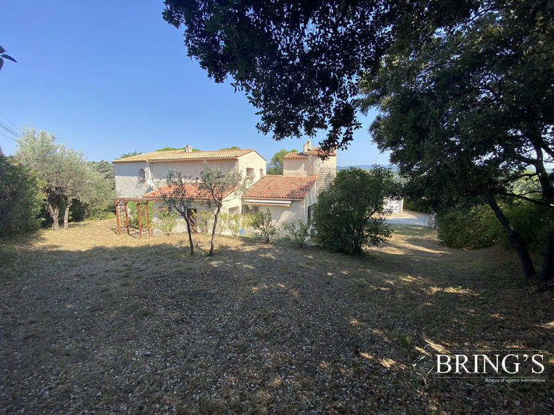 Villa - 181 m² - 9 pièces