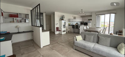 Appartement - 90 m² - 4 pièces