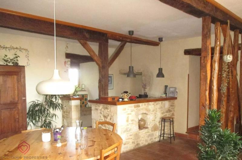 Propriété - 254 m² - 7 pièces
