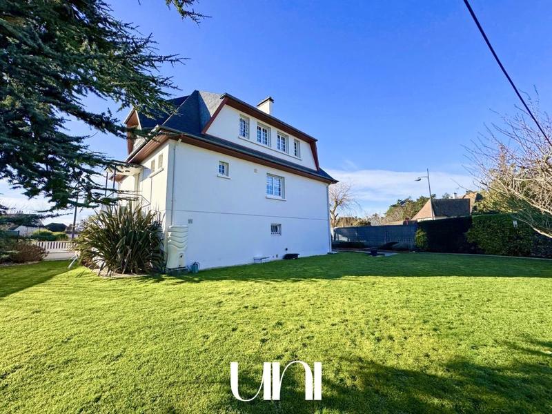 Maison - 159 m² - 6 pièces