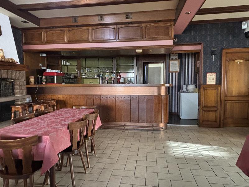 Maison ancienne - 466 m² - 11 pièces