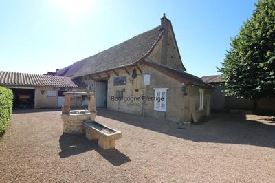 Propriété - 107 m² - 6 pièces