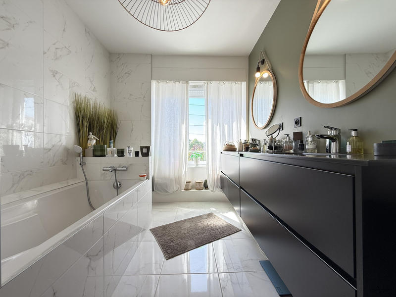 Maison - 161 m² - 6 pièces