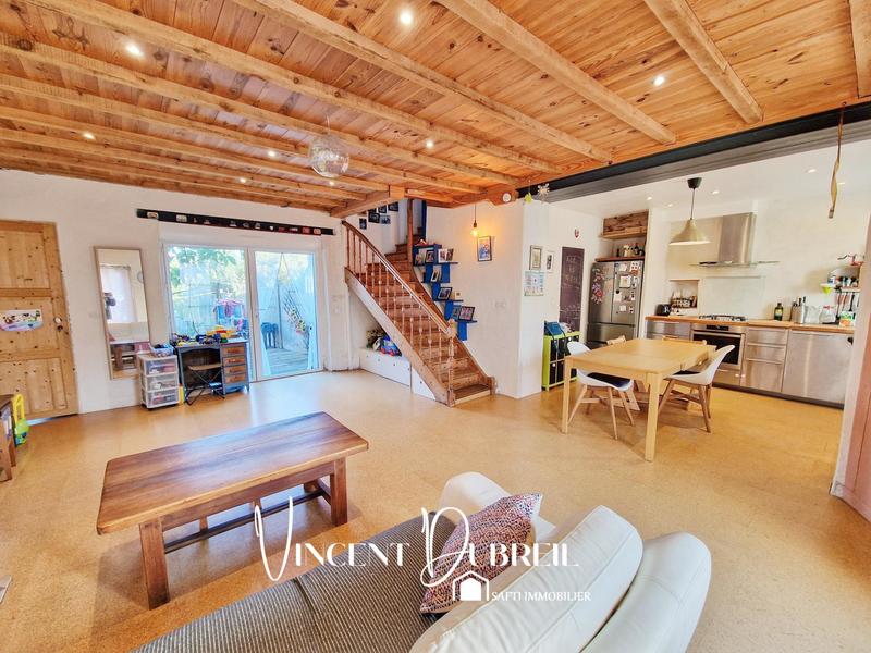 Maison - 110 m² - 6 pièces