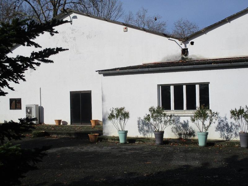 Maison - 300 m² - 8 pièces