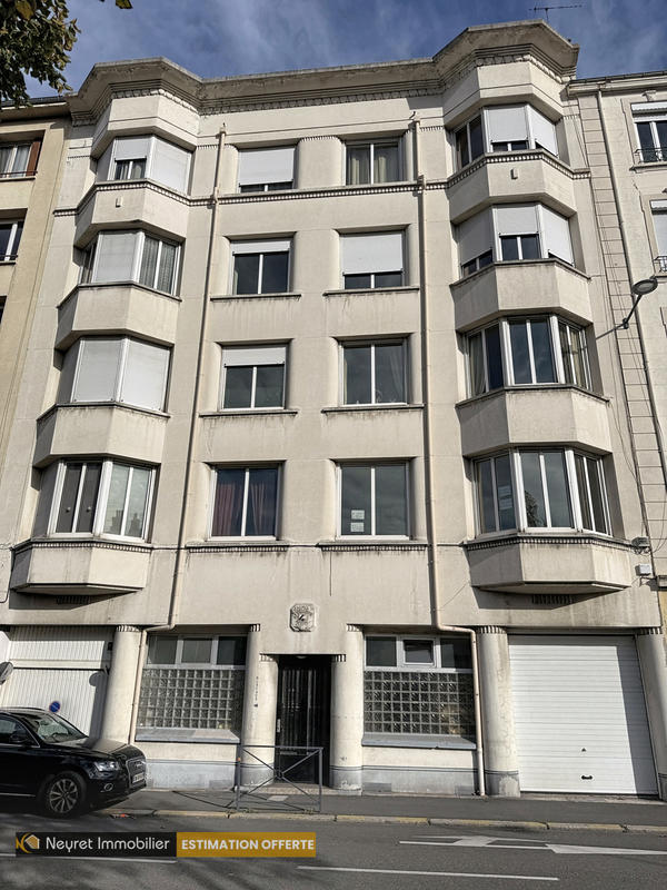 Appartement - 80 m² - 4 pièces